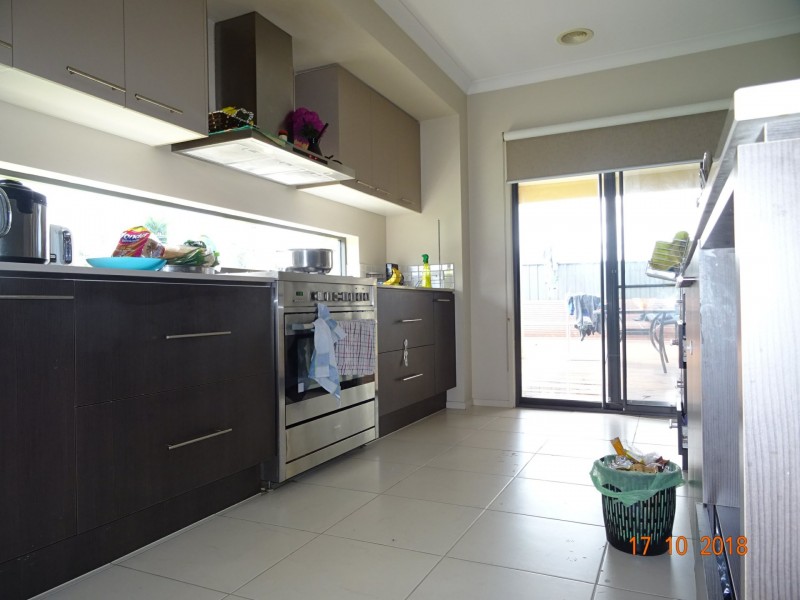 64 Sabel Drive, Cranbourne North VIC 3977