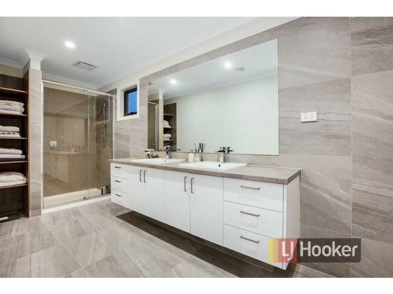 53 Botanic Drive, Pakenham VIC 3810