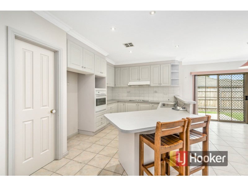 5 Cobblestone Avenue, Narre Warren South VIC 3805