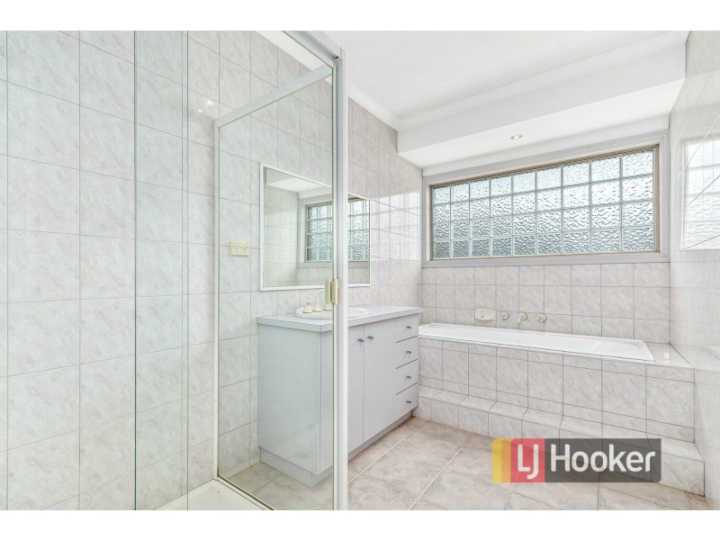 5 Cobblestone Avenue, Narre Warren South VIC 3805