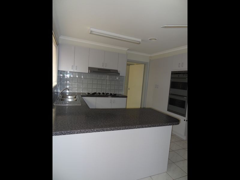 4 Wendy Court, Hampton Park VIC 3976