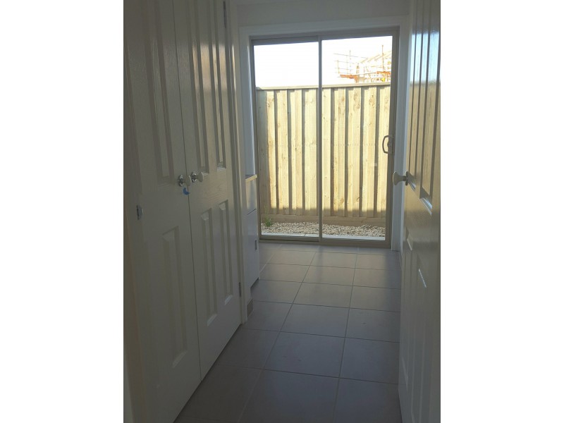 32 Speargrass Close, Clyde North VIC 3978