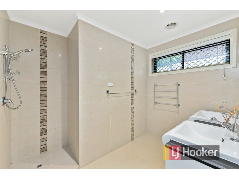 3 Steeple Place, Endeavour Hills VIC 3802