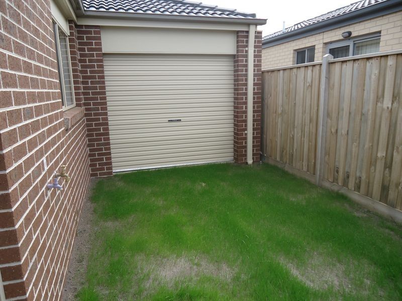 13 Campaspe Street, Clyde North VIC 3978