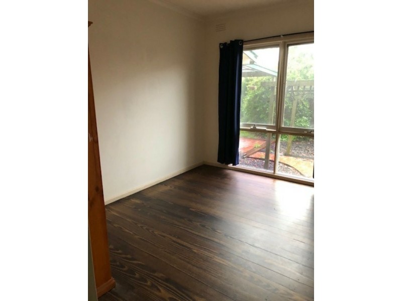 15 Pinewood Avenue, Dandenong North VIC 3175