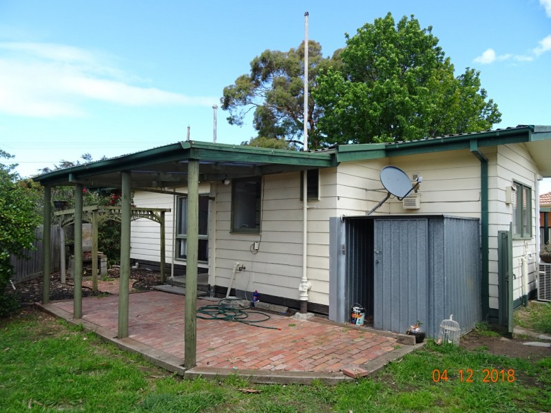 15 Pinewood Avenue, Dandenong North VIC 3175