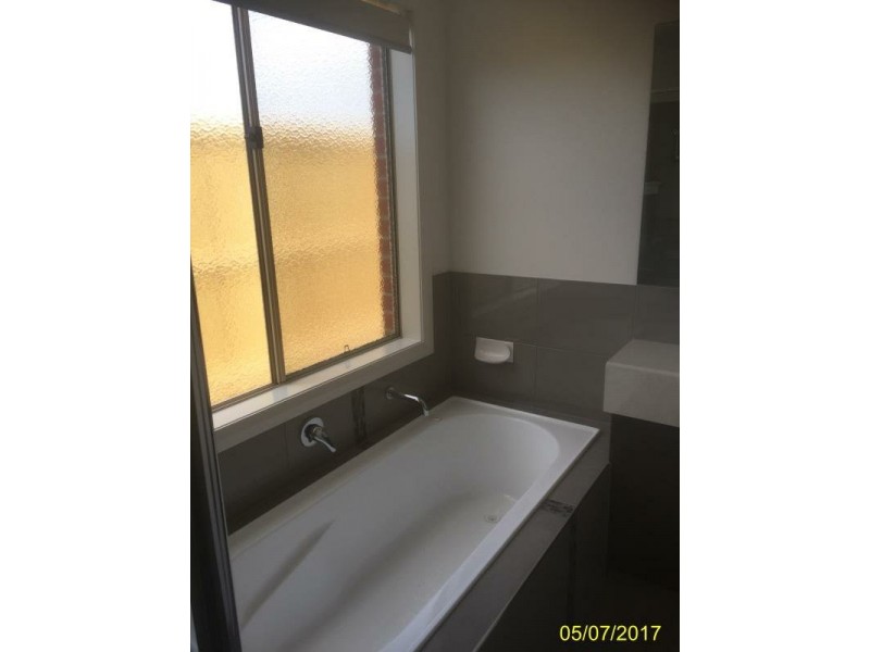 29 Springbrook Drive, Clyde North VIC 3978