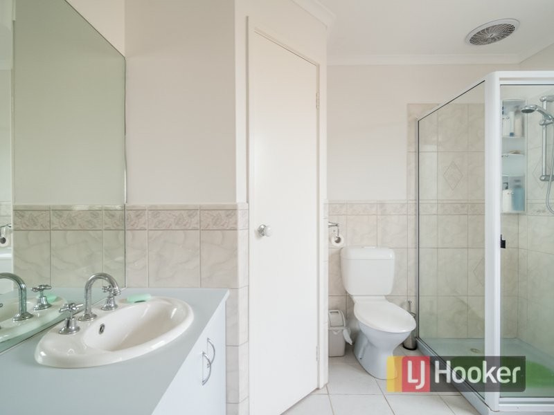 2 Mildura Crescent, Endeavour Hills VIC 3802