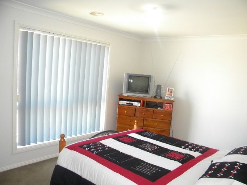 30 Bluehills Boulevard, Pakenham VIC 3810