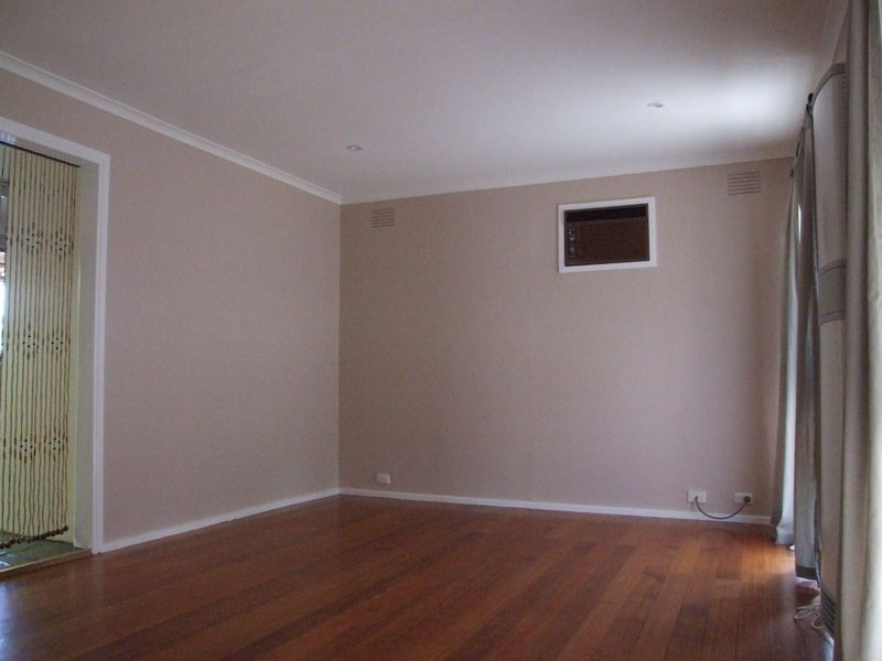 11 Gumbuya Close, Eumemmerring VIC 3177