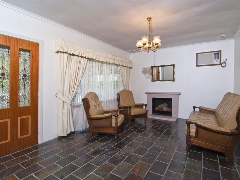 8 Camellia Court, Doveton VIC 3177