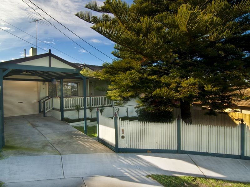 8 Camellia Court, Doveton VIC 3177
