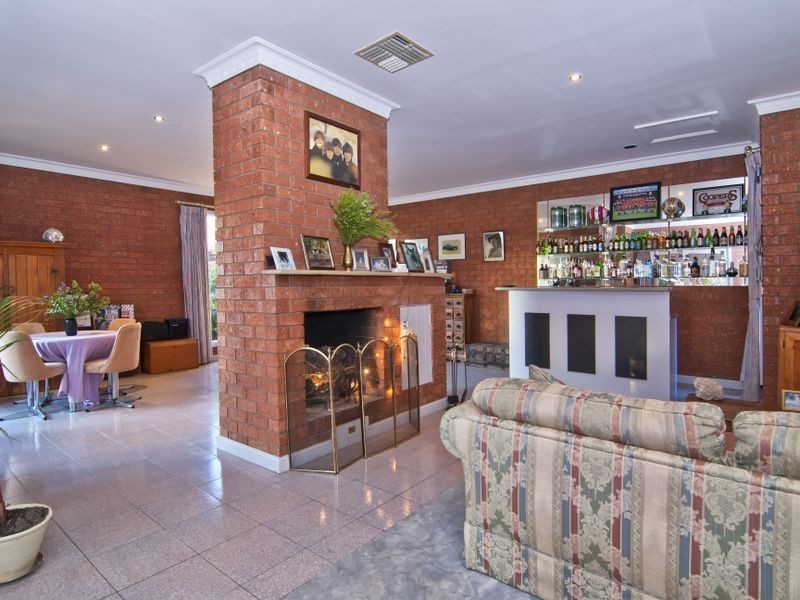 11 Moody Place, Endeavour Hills VIC 3802