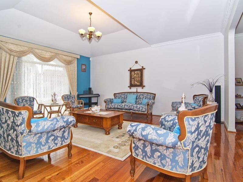 10 Hanna Drive, Endeavour Hills VIC 3802