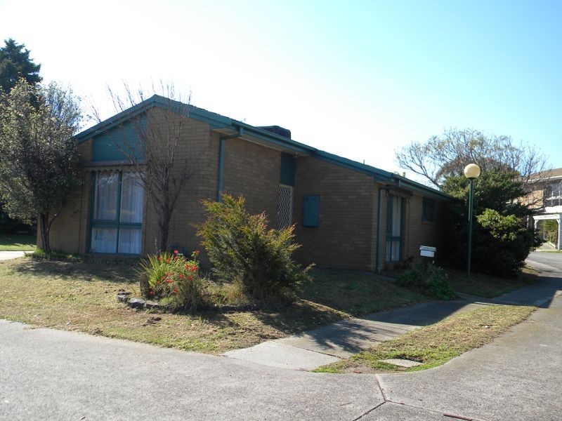 24 Oakwood Drive, Keysborough VIC 3173