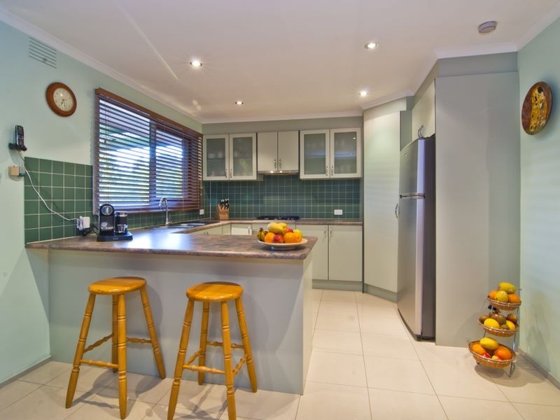 4 Mossgiel Park Drive, Endeavour Hills VIC 3802