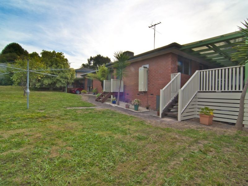 4 Mossgiel Park Drive, Endeavour Hills VIC 3802