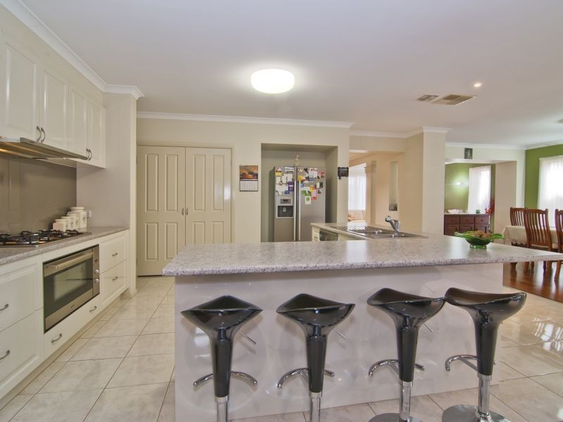 61 Telford Drive, Berwick VIC 3806