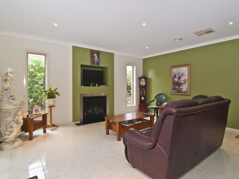 61 Telford Drive, Berwick VIC 3806