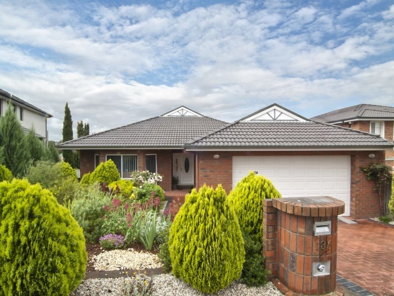 136 David Collins Drive, Endeavour Hills VIC 3802