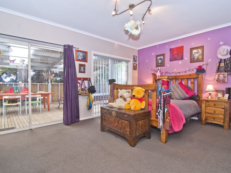 136 David Collins Drive, Endeavour Hills VIC 3802