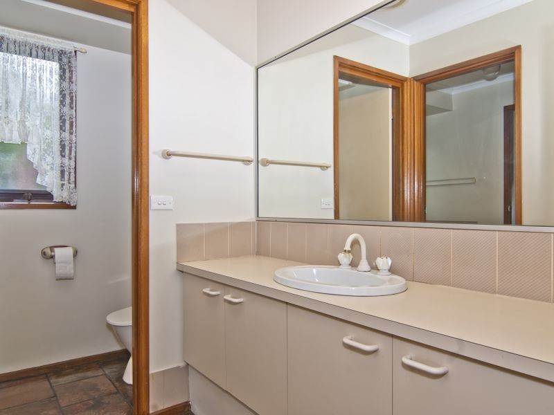 36 Arthur Phillip Drive, Endeavour Hills VIC 3802