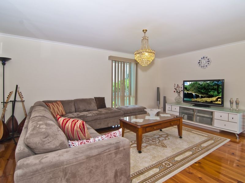 9 Inverness Street, Endeavour Hills VIC 3802