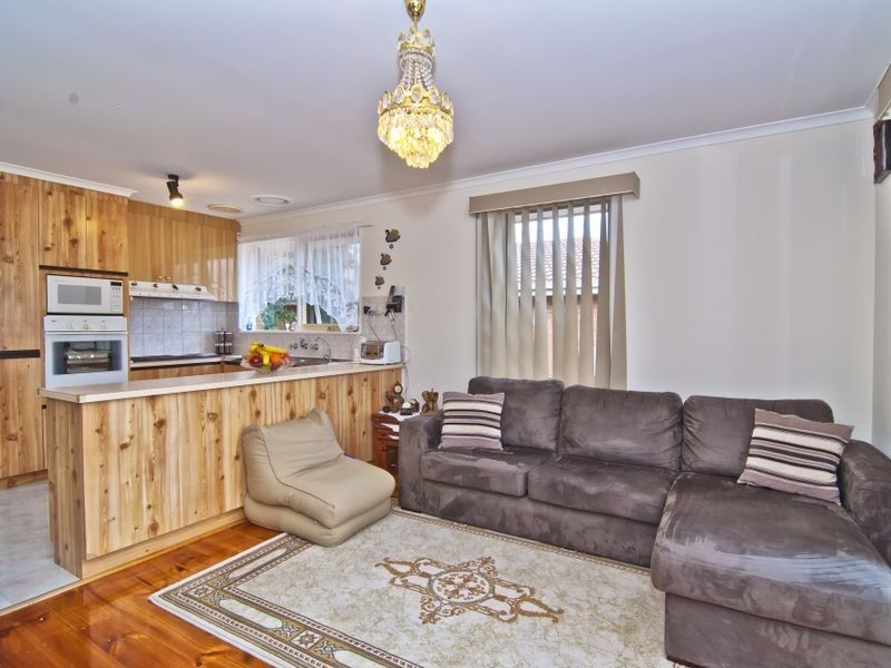 9 Inverness Street, Endeavour Hills VIC 3802