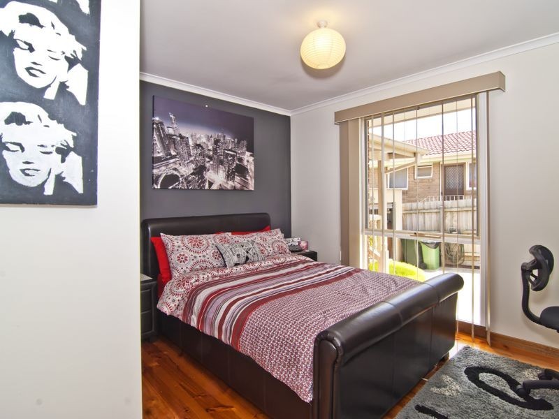 9 Inverness Street, Endeavour Hills VIC 3802