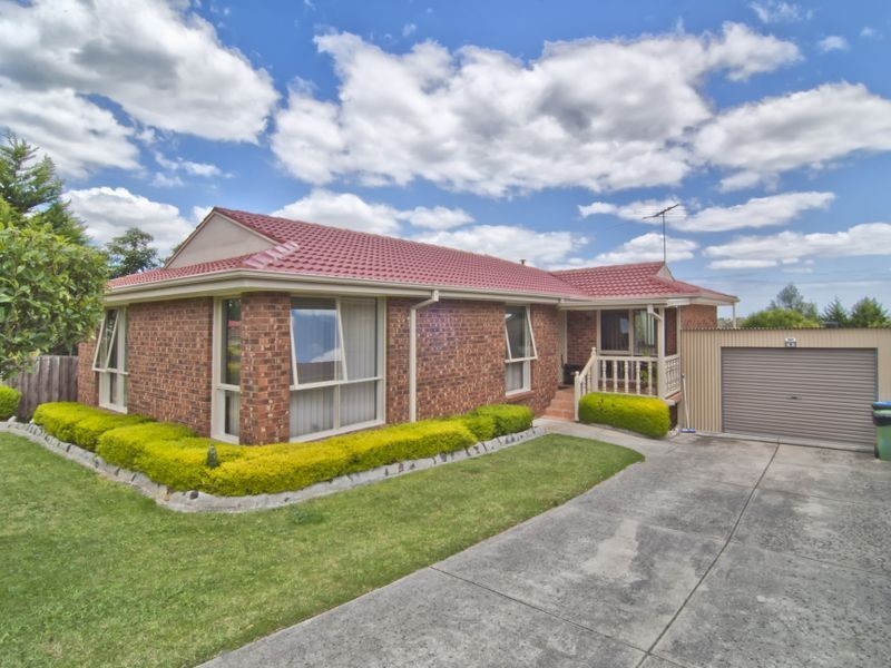 9 Inverness Street, Endeavour Hills VIC 3802
