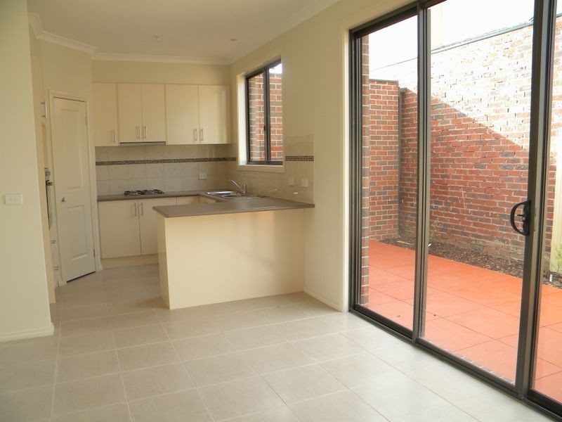 2/ 6 Adelaide Street, Dandenong VIC 3175