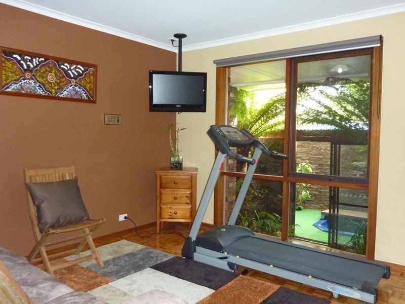 11 Giles Retreat, Endeavour Hills VIC 3802