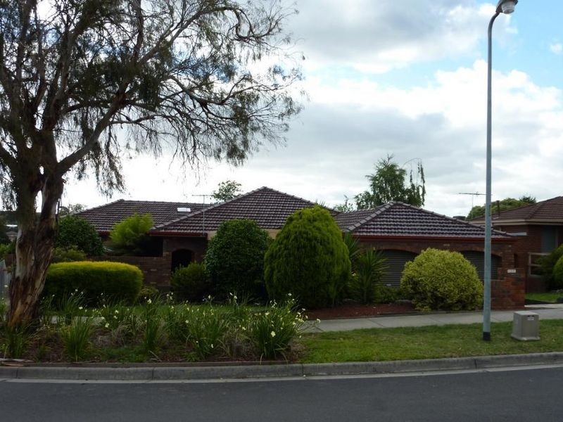 11 Giles Retreat, Endeavour Hills VIC 3802