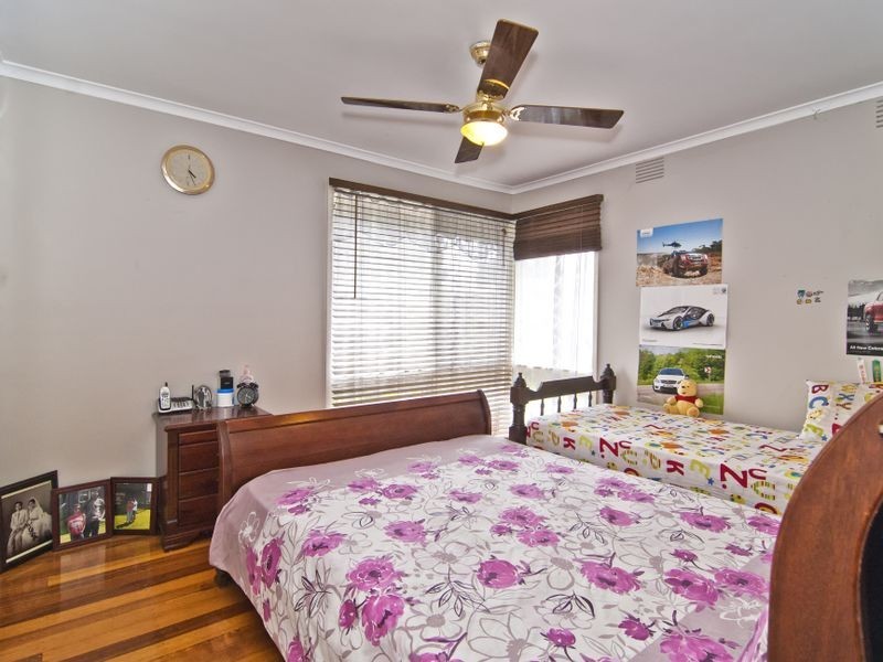 6 Paul Court, Endeavour Hills VIC 3802