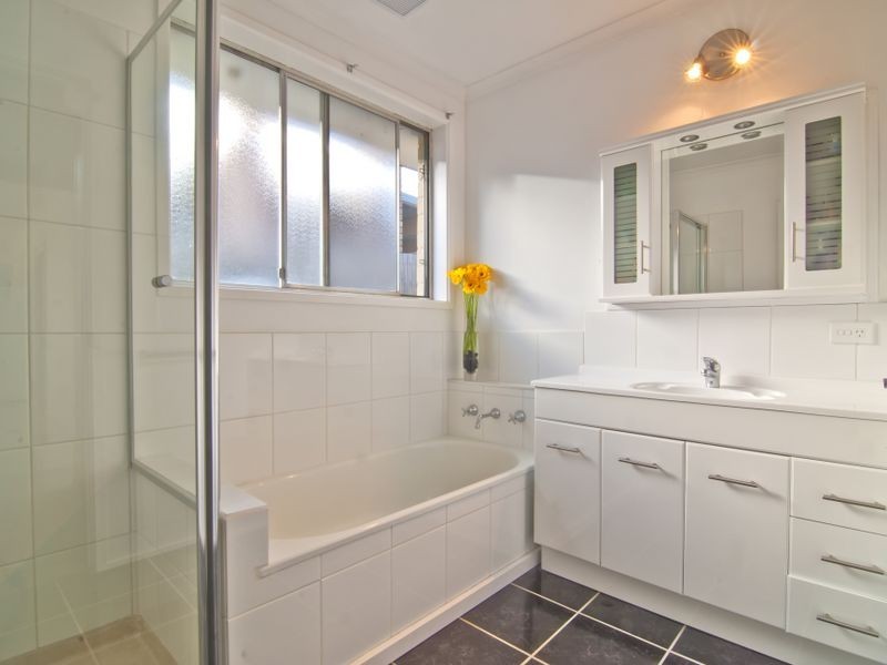 32 Kent Road, Narre Warren VIC 3805