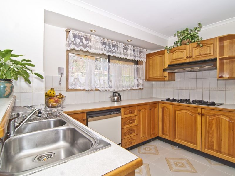 16 Chantell Avenue, Endeavour Hills VIC 3802