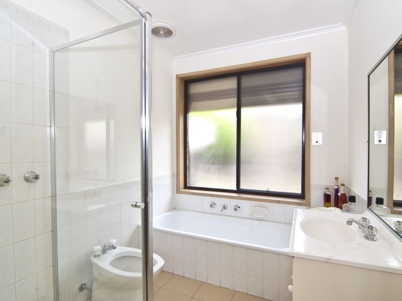 16 Chantell Avenue, Endeavour Hills VIC 3802