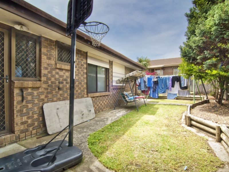 16 Chantell Avenue, Endeavour Hills VIC 3802