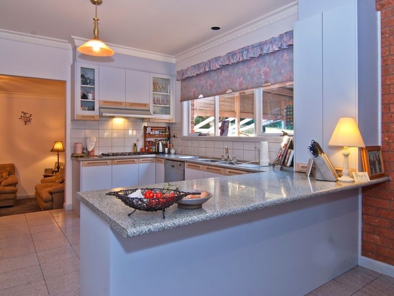 11 Moody Place, Endeavour Hills VIC 3802