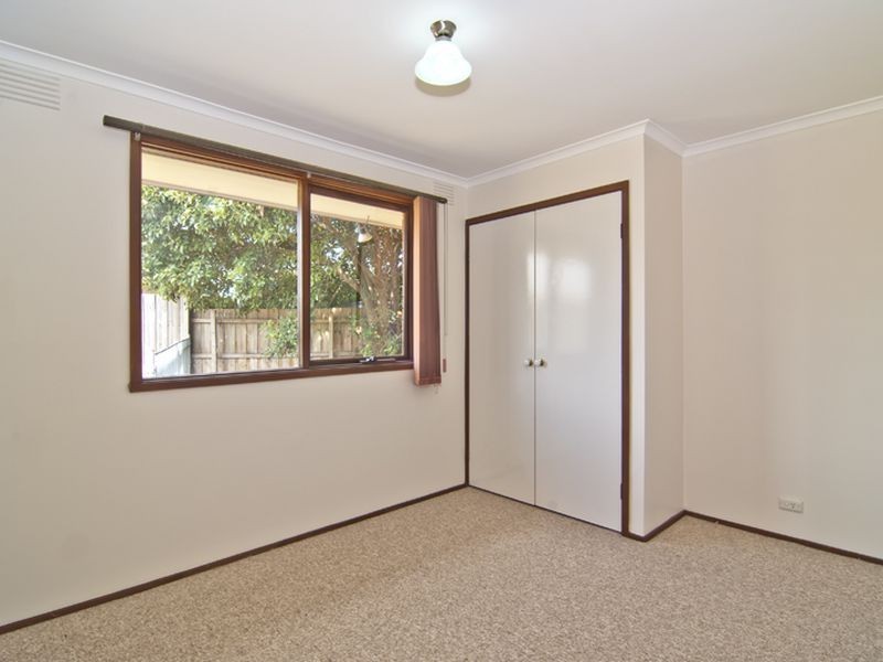 11 Whitestone Court, Endeavour Hills VIC 3802