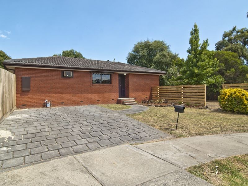 11 Whitestone Court, Endeavour Hills VIC 3802