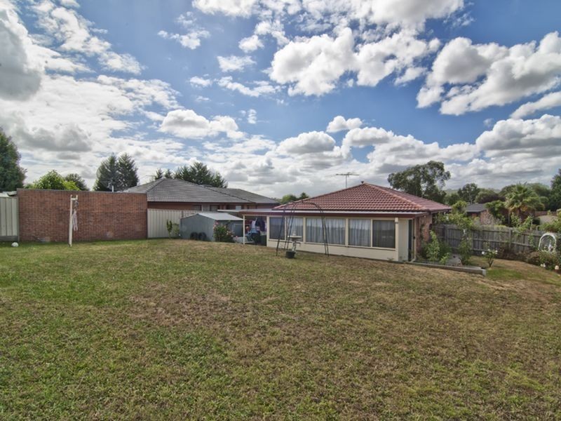 3 Rhonda Close, Endeavour Hills VIC 3802