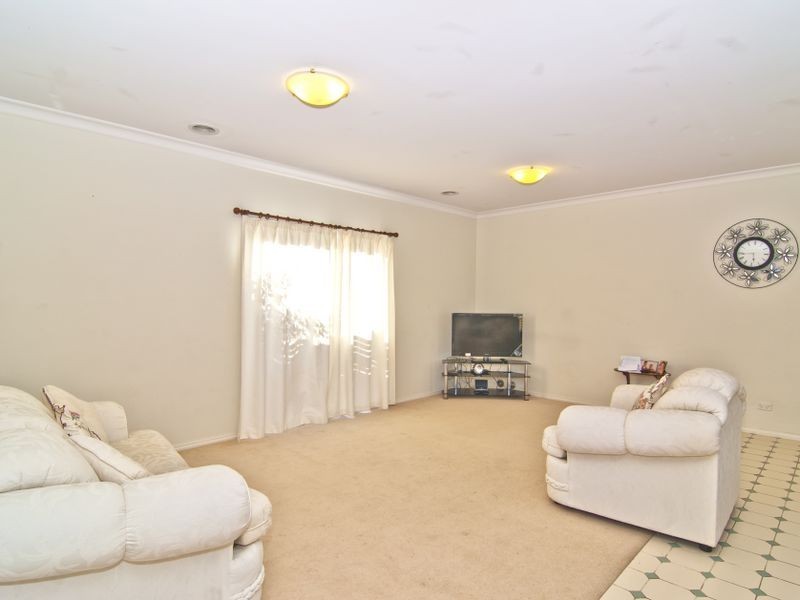 27 Hickory Drive, Narre Warren VIC 3805