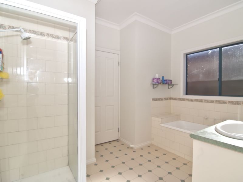 27 Hickory Drive, Narre Warren VIC 3805