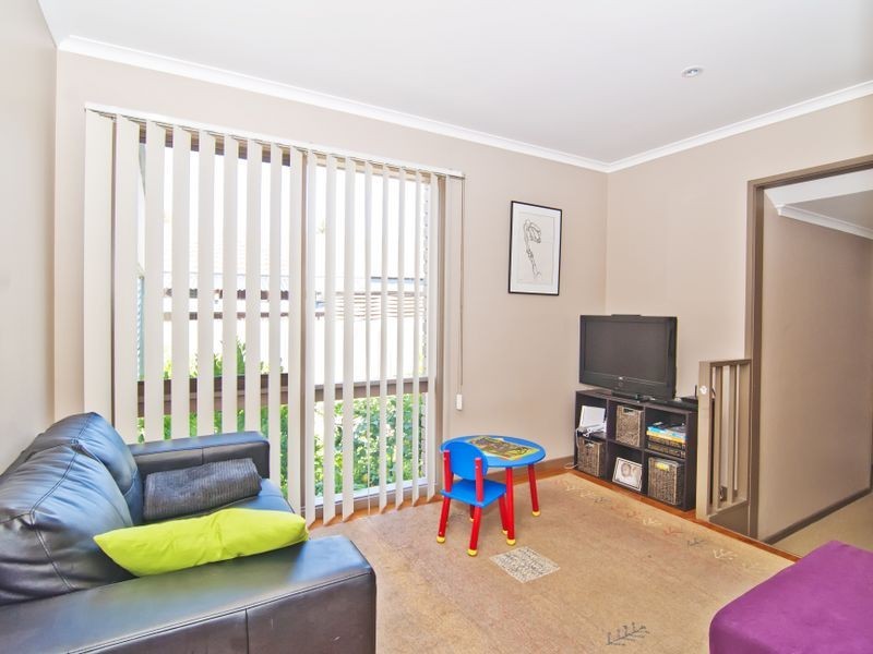 104 John Fawkner Drive, Endeavour Hills VIC 3802