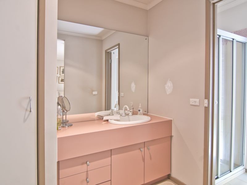 104 John Fawkner Drive, Endeavour Hills VIC 3802