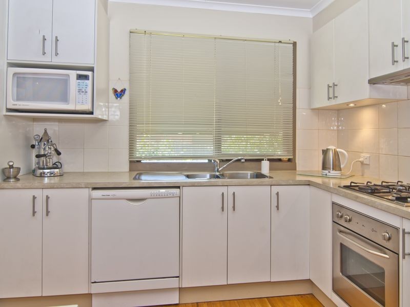 104 John Fawkner Drive, Endeavour Hills VIC 3802