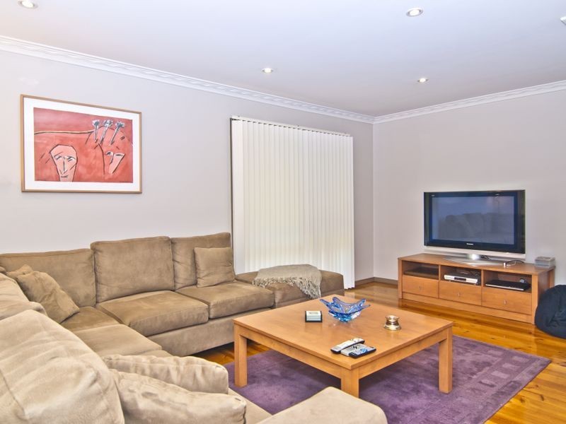 104 John Fawkner Drive, Endeavour Hills VIC 3802