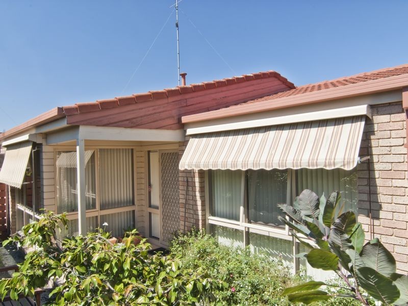 104 John Fawkner Drive, Endeavour Hills VIC 3802