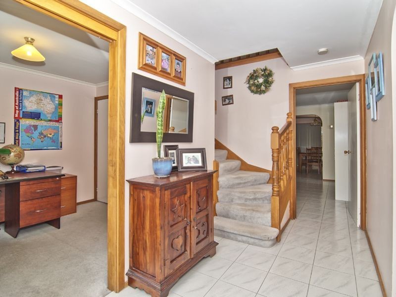 1 Lockley Close, Endeavour Hills VIC 3802